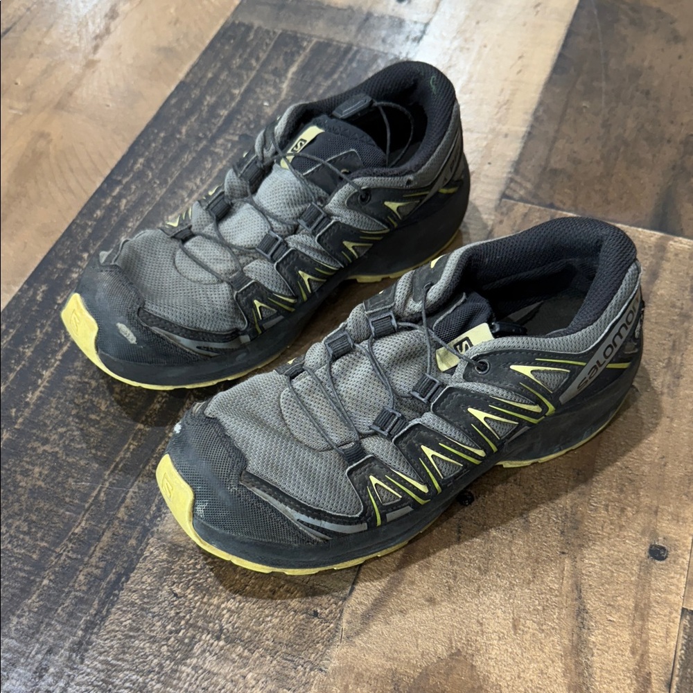 Salomon kid's Black and Yellow Athletic Shoes